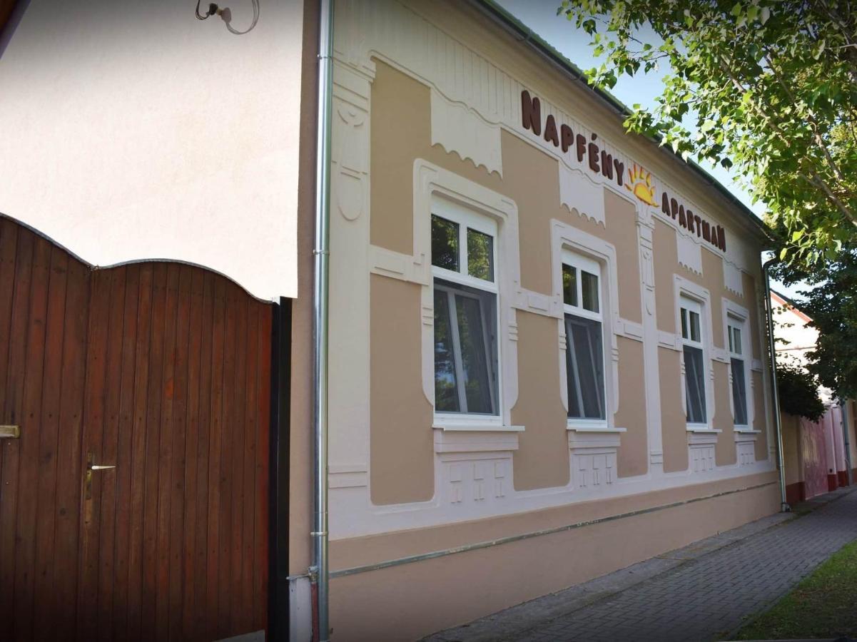Napfeny Apartman Mako Luaran gambar